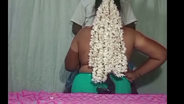 Desi Tamil Istri Rumah Tangga Panas, Digebukin Di Kamar
