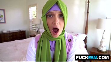 Hijabi Nafsunya Kalap Ngerasain Kontol Pertama Bareng Izzy Lush & Donnie Rock