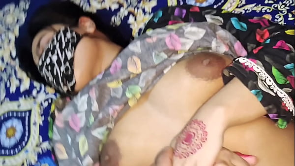 Ibu Tiriku Ngajarin Aku Soal Seks, Omongan Kotor Hindi, Erangan Liar, Ngewe Panas.
