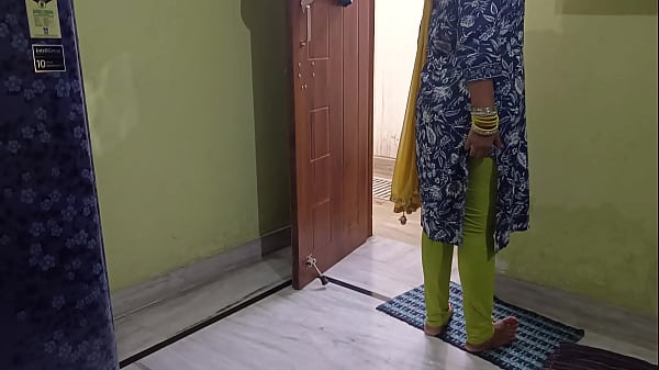 Bapak Mertua India Sengaja Nusuk Mantunya Pakai Alasan Sakit, Sampai Meringis Keenakan!