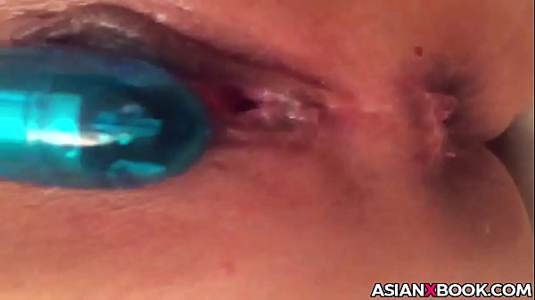 Cewek Asia Sange Dimainin Pussy Pake Mainan