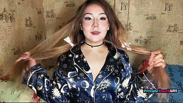 Gadis Gemoy Rusia Paha Gede Mainin Memek Sempitnya Pakai Dildo Di Dalem