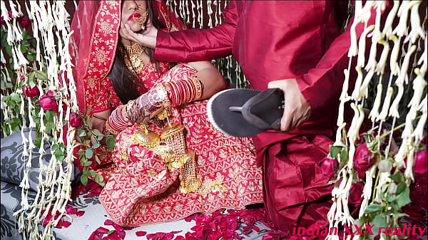 Malam Pertama Nikah India, Ngentot Penuh Gairah Di Ranjang Pengantin.
