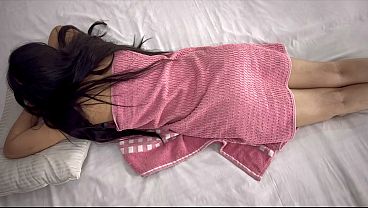 Nri Cewek Cantik Dipegang-pegang Bokongnya Sama Pelayan, Terus Ngewe Memek Sambil Bokong Gede Digoyang.