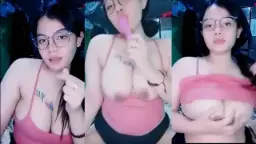 Della Pamer Uting, Remas-remas Tt Montok Bikin Nafsu Naik.