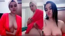 Rosalinda Abis Mandi, Handuk Jatuh, Toket Montok Nongol Semua