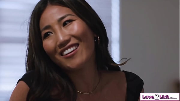 Kamu Mau Bikin Kenangan Lesbian Terakhir Di Kamar Lama Kamu Yang Bikin Basah?