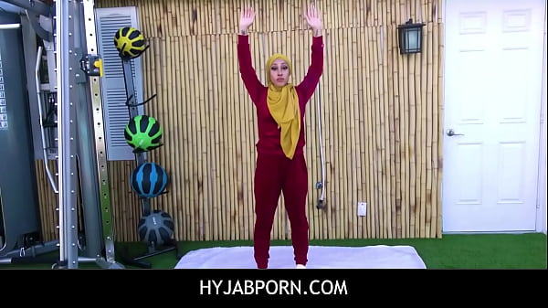 Hyjabporn – Pelatih Fitness Ngencengin Klien Arab Eksotis Sampai Muncrat