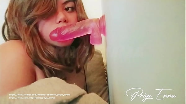 Tontonan Paling Bikin Mabok: Gadis Indian Arab Priya Emma Lagi Nikmatin Dildo Sambil Closeup, Sange Abis.