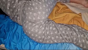 Ketemu Mantan Pacar Kakak Tidur Di Ranjangku, Gue Bangunin Dengan Ngewe Panas, Ujung-ujungnya Bokongnya Penuh Air Mani Tanpa Kondom.