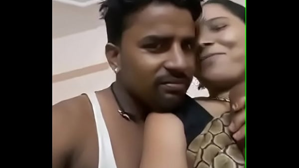 Tekan-tekan Tante Desi, Montok Gede Banget