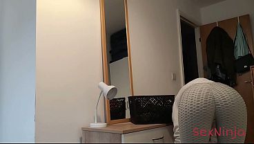 Sengaja Pamer Kontol Tegang Ke Ibu Tiri Biar Dia Ngiler