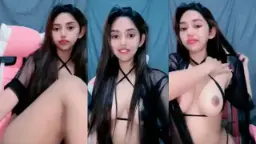 Cantik Pake Baju Transparan, Toketnya Gede Bikin Ngiler