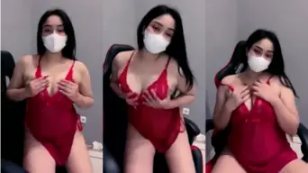 Dhea Pamer Tubuh Seksi Pakai Lingerie Merah Tembus Pandang, Bikin Ngiler