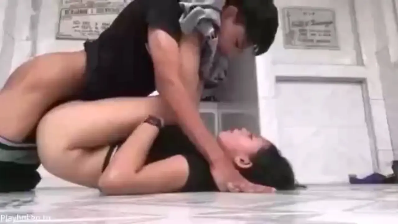 Kalau Udah Sange, Di Kuburan Pun Tetep Ngewe, Gak Peduli Tempat.