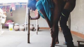 Video Lokal Pria Ngentot Istri Sambil Berdiri