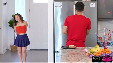 Malam 4 Juli, Kimmy Kimm Kencangin Diego Perez Sampai Crot Dalem, Kasi Semua Maninya Malam Ini.