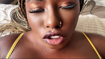Xeinna Rose Pov: Hitam Manis Ngencengin Kontol Putih Gede Anak Tiri Sendiri