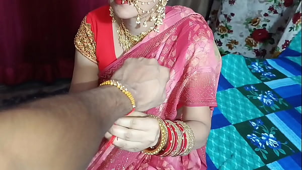 सौतेली बहन ने रक्षाबंधन पर भाई को राखी बांधते हुए गिफ्ट में अपनी बुर दिखाई, साफ हिंदी आवाज में सुनाई दी