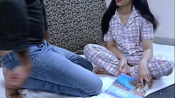Mosi Ki Ladki Ko Nanga Karke Chod Diya, Family Mein Masti Aur Garam Sex.